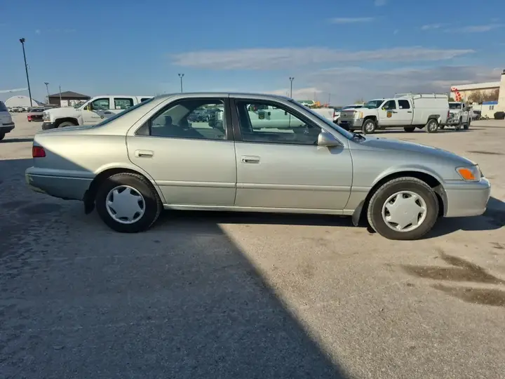Toyota Camry 2000 photo 4