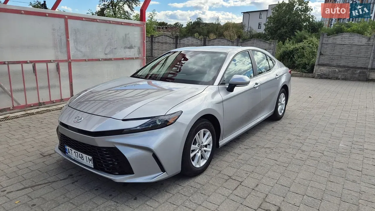 Toyota Camry 2024 photo 2