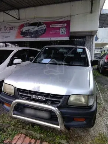 Isuzu Invader