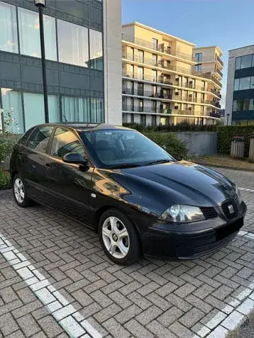Seat Ibiza 2004 photo 2