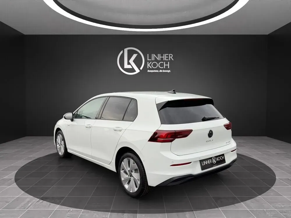 Volkswagen Golf 2026 photo 3