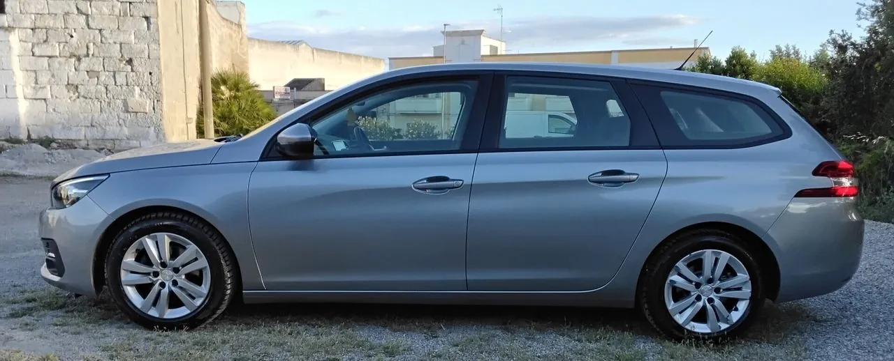 Peugeot 308 2019 photo 3
