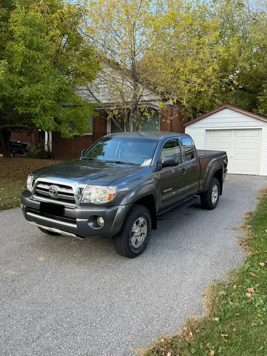 Toyota Tacoma 2010 photo 2