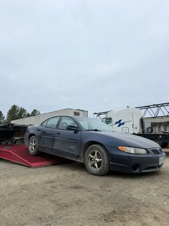 Pontiac Grand Prix 2000 photo 4