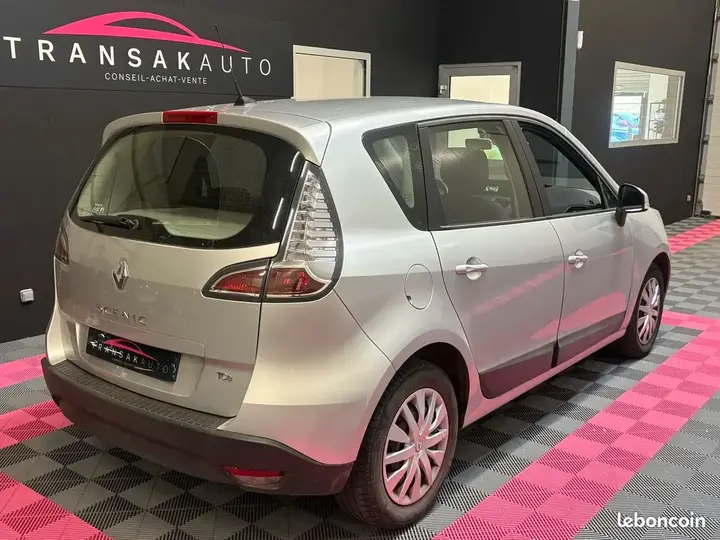 Renault Scenic 2013 photo 4