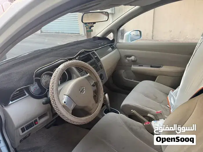 Nissan Tiida 2009 photo 4