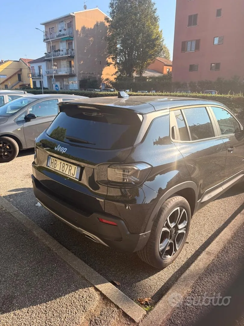 Jeep Avenger Summit 2026 photo 4