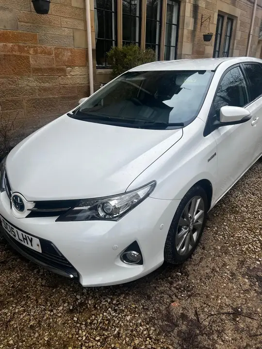 Toyota Auris 2015 photo 5
