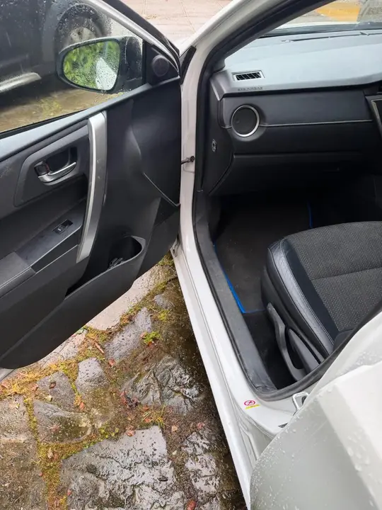 Toyota Auris 2015 photo 3