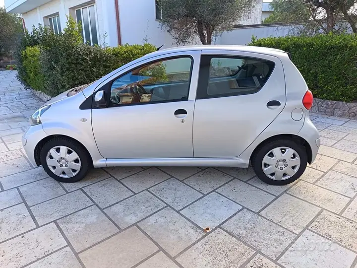 Toyota Aygo 2007 photo 2