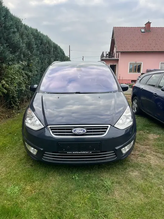 Ford Galaxy 2011 photo 2