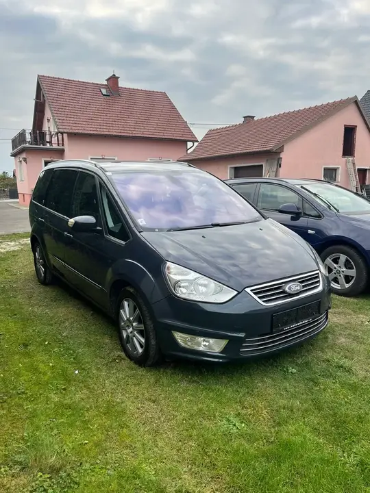 Ford Galaxy 2011 photo 3