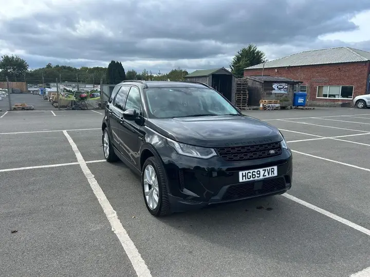 Land Rover Discovery Sport 2019 photo 2