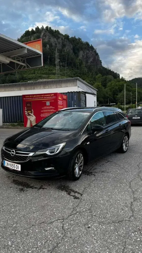 Opel Astra 2017 photo 2