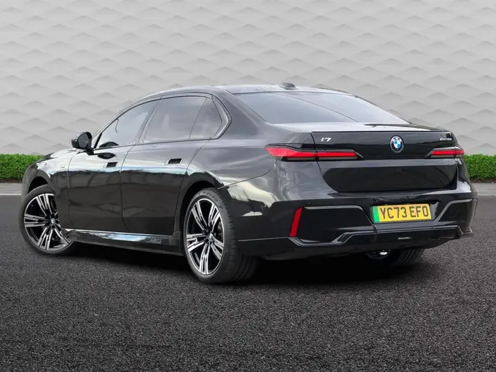 BMW I7 2023 photo 4