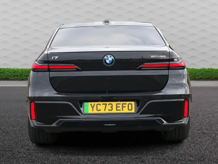 BMW I7 2023 photo 5