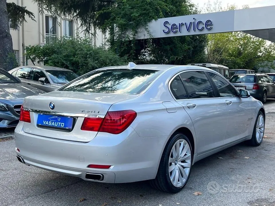 BMW 7 Series 2009 photo 4