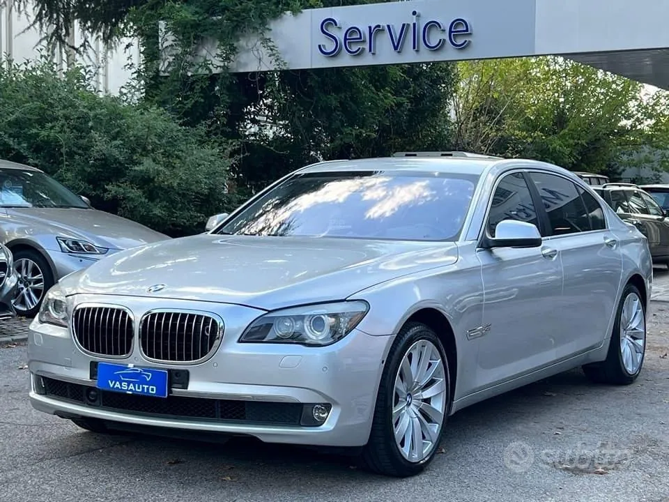 BMW 7 Series 2009 photo 2