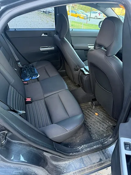 Volvo S40 2010 photo 2