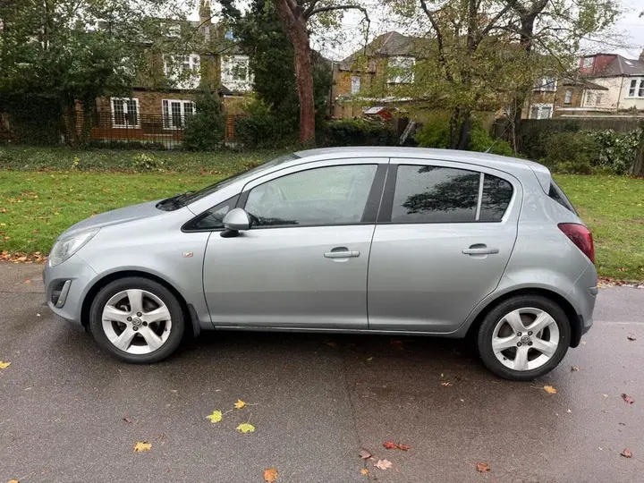 Vauxhall Corsa 2012 photo 4