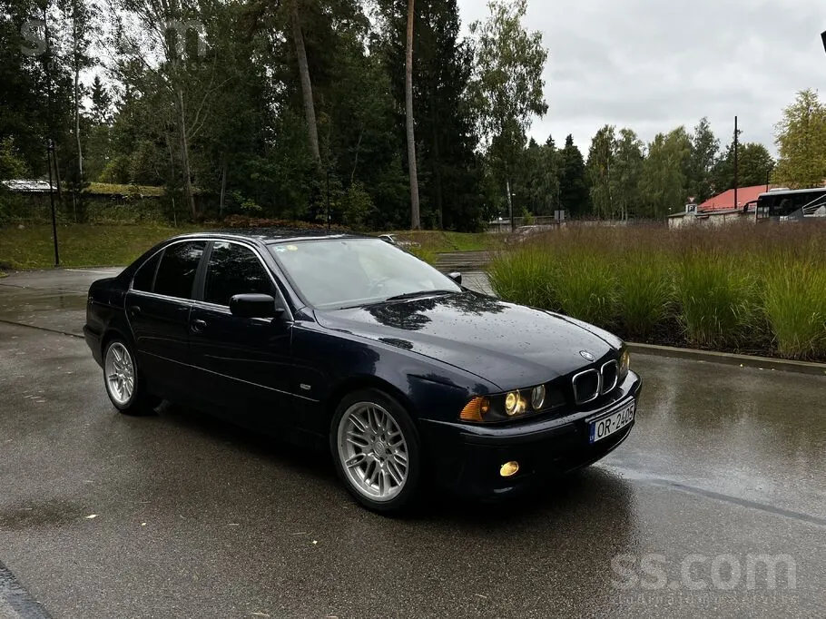 BMW E39 2001 photo 2