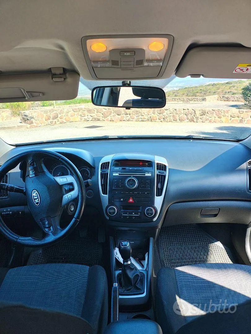 Kia Ceed 2010 photo 3