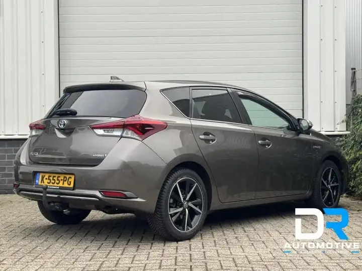 Toyota Auris 2019 photo 2