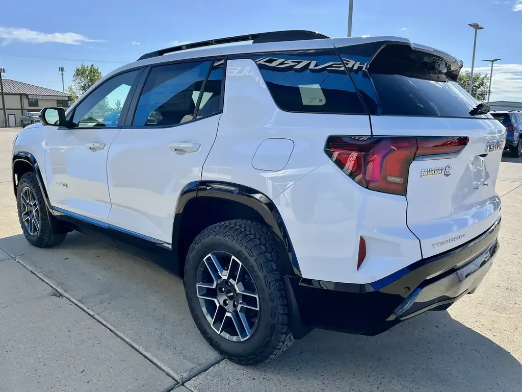 GMC Terrain 2027 photo 4