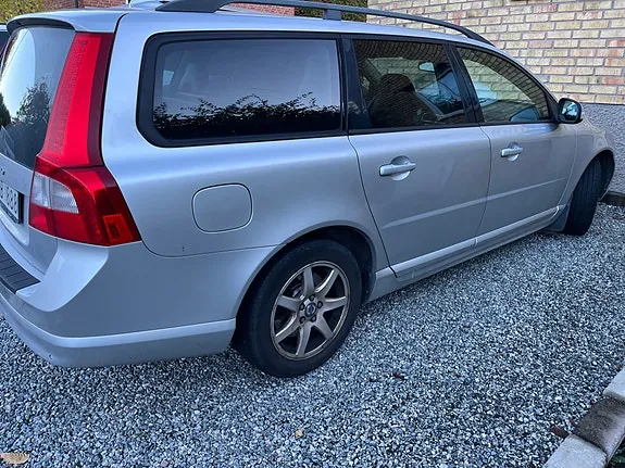 Volvo V70 2008 photo 2