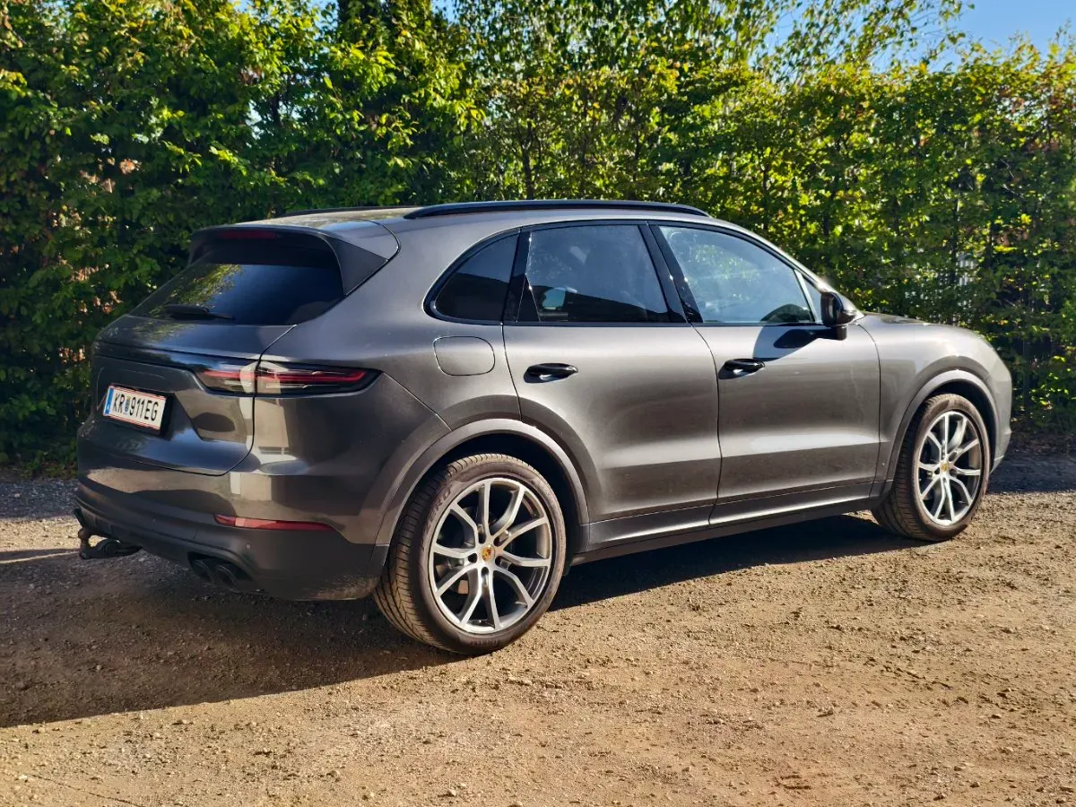 Porsche Cayenne 2019 photo 2