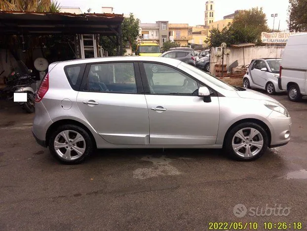Renault Scenic 2011 photo 4