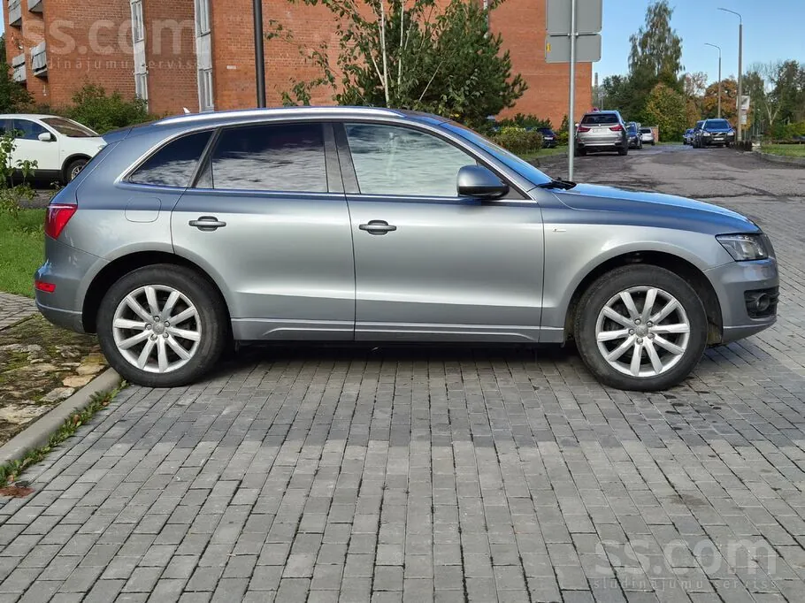 Audi Q5 2010 photo 4