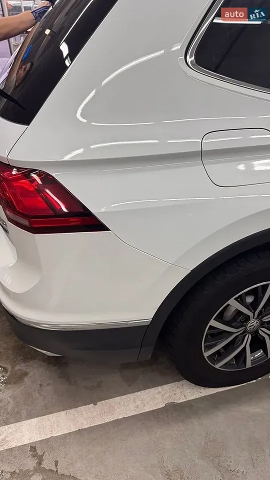 Volkswagen Tiguan 2018 photo 2