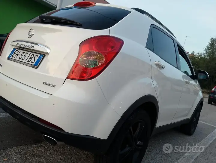 KG Mobility Korando 2011 photo 2