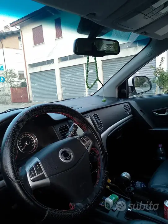 KG Mobility Korando 2011 photo 4