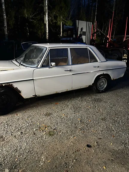Mercedes-Benz 220 D