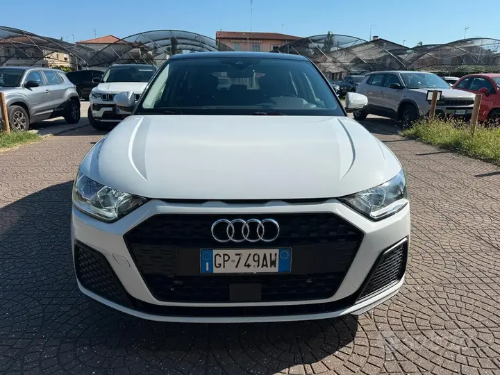 Audi A1 2023 photo 2