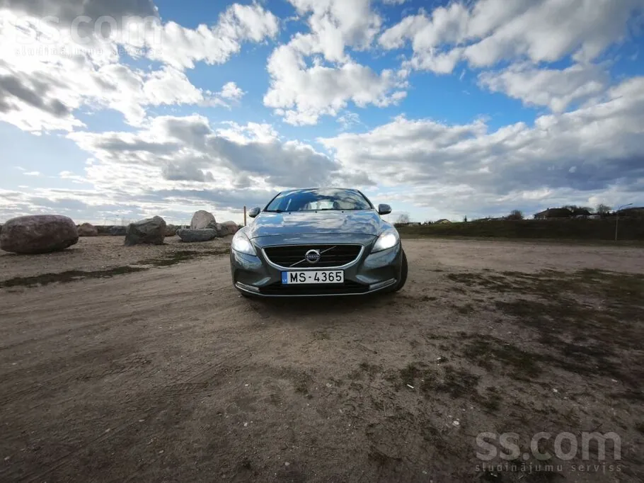 Volvo V40 2015 photo 2