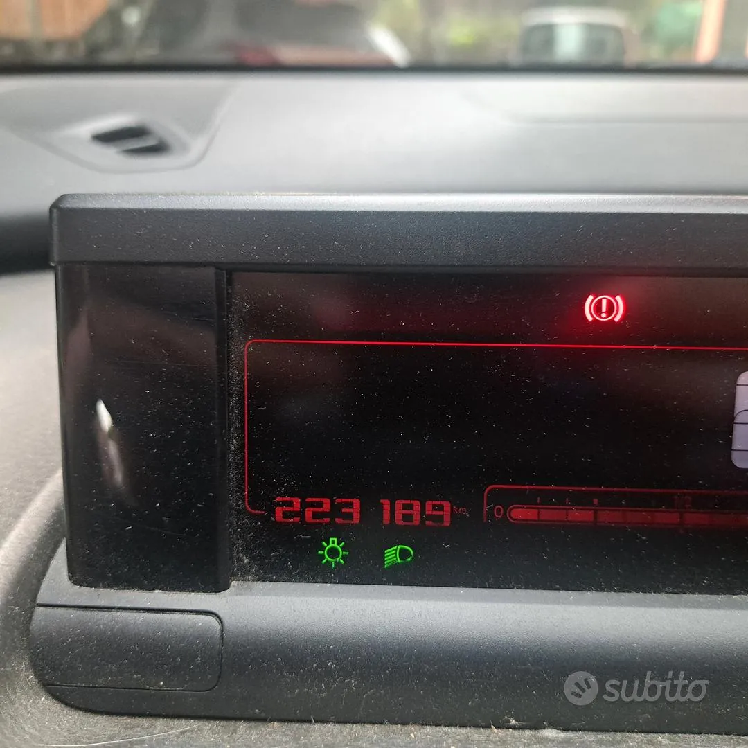 Citroen C4 Cactus 2015 photo 3