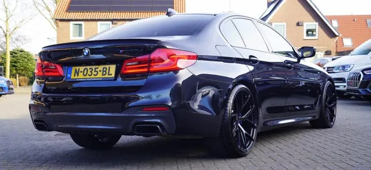 BMW 5-Serie 2018 photo 2