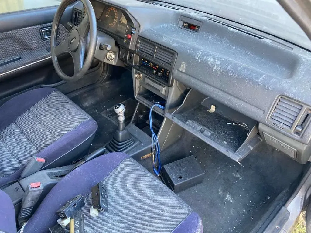 Mazda 323 1989 photo 3
