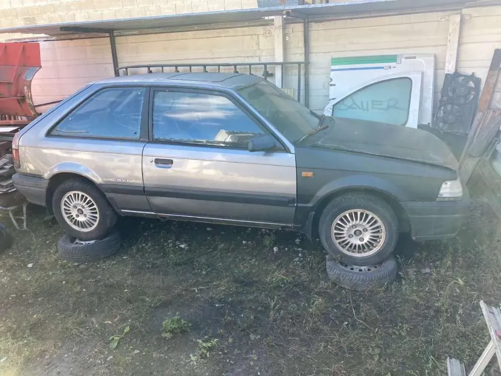 Mazda 323