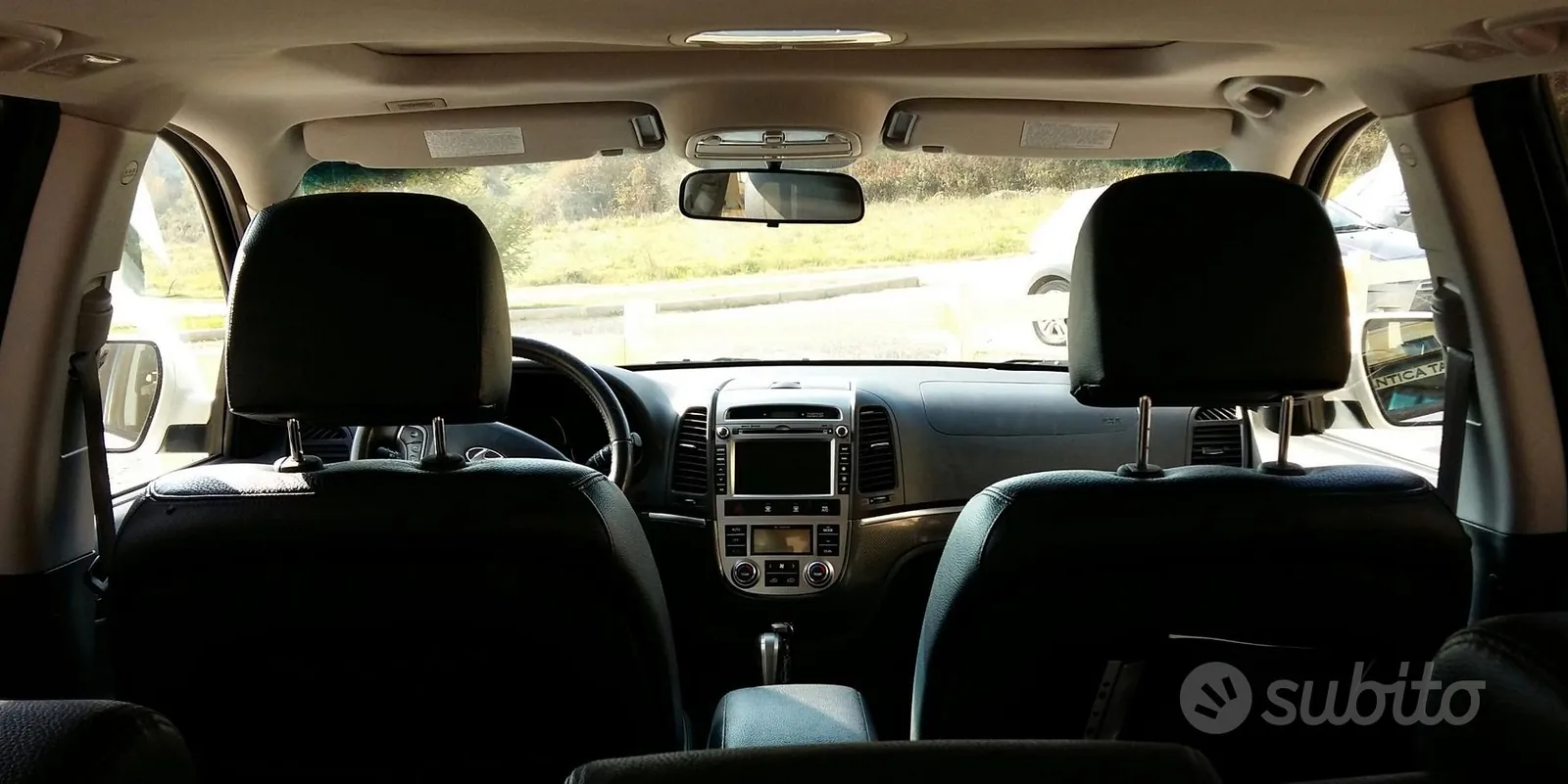 Hyundai Santa Fe 2011 photo 4