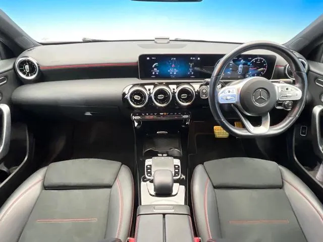 Mercedes-Benz A180 Style Sedan Amg Line 2019 photo 2