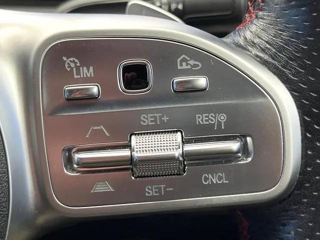 Mercedes-Benz A180 Style Sedan Amg Line 2019 photo 4