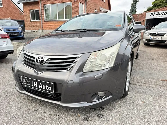 Toyota Avensis 2010 photo 4