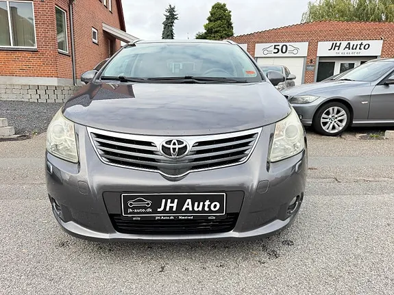 Toyota Avensis 2010 photo 5