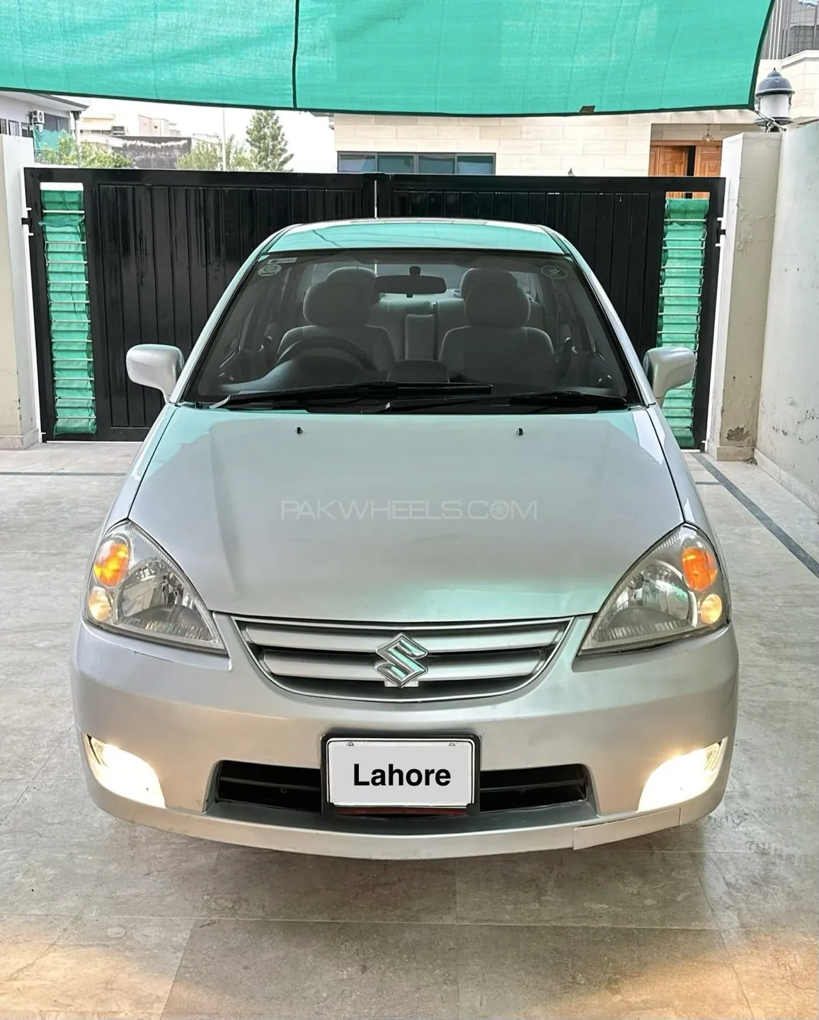Suzuki Liana