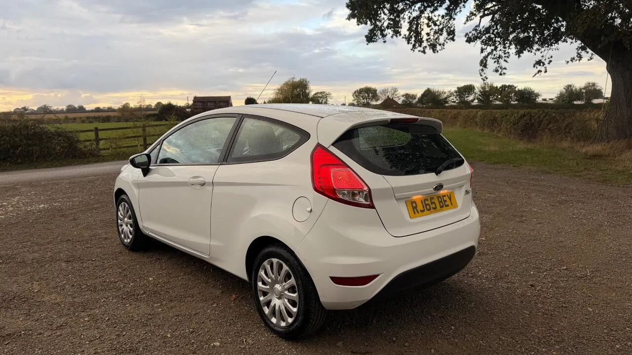 Ford Fiesta 2015 photo 3