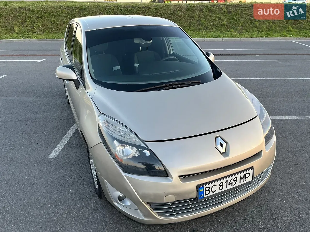 Renault Grand Scenic 2011 photo 3